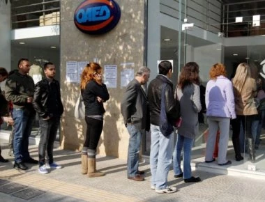 Handelsblatt: Η ανεργία στην Ελλάδα στο χαμηλότερο επίπεδο από το 2011